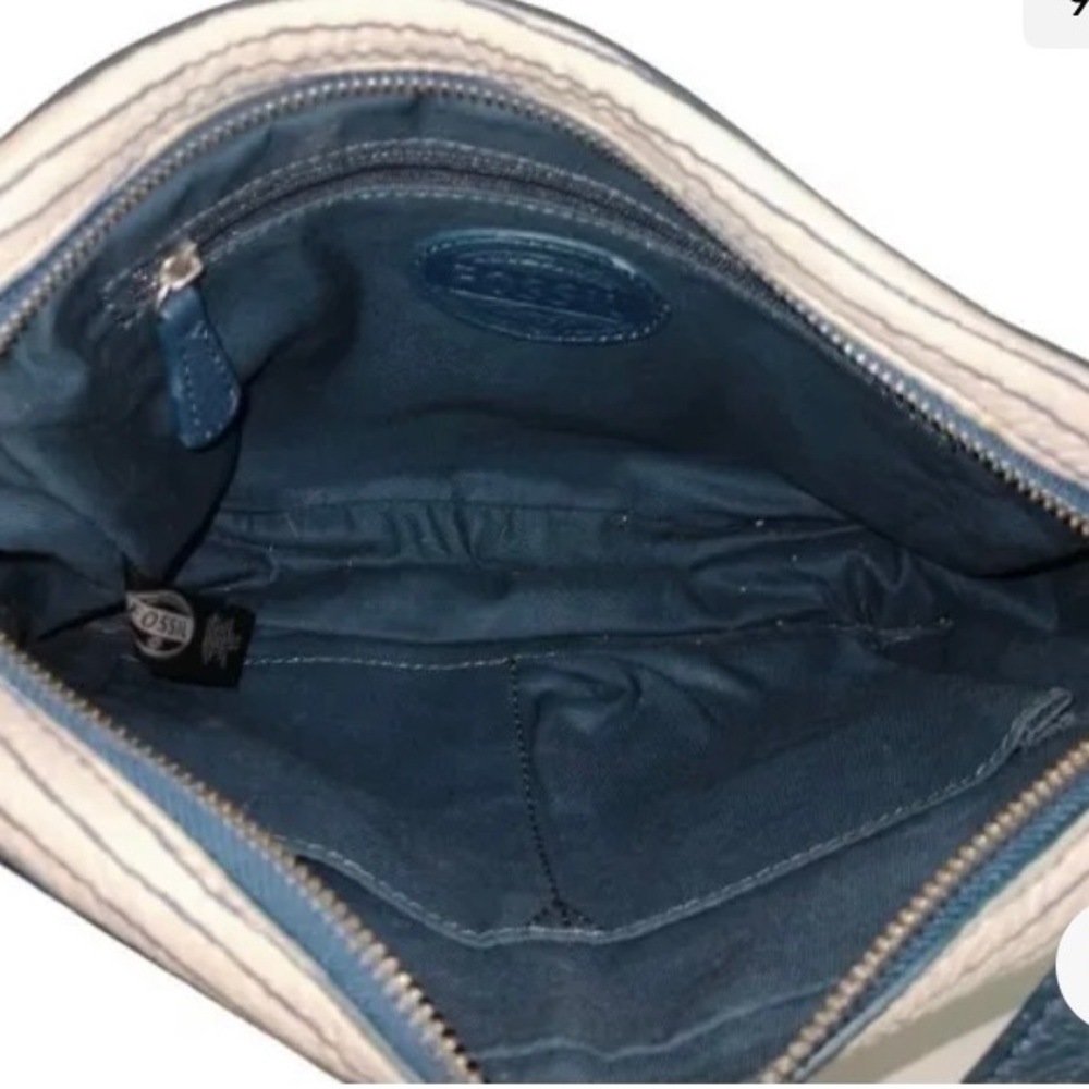 Fossil Riley Crossbody Bag - Picture 7 of 9